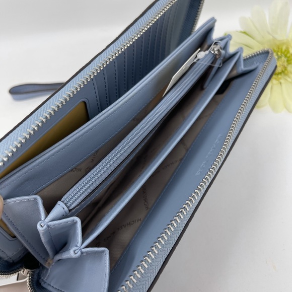 Michael Kors JST Large Zip Wallet - Picture 8 of 9